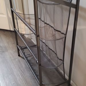 Mesh shoe rack